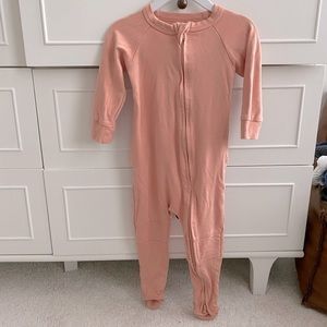 Goumi Long Sleeve Footie Romper in Prickly Pear (Peach Salmon) 18-24 mo